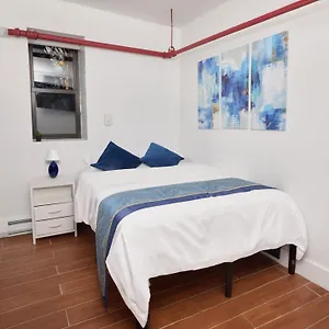 Comfy In Hell's Kitchen Guest house